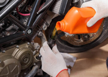 How to choose engine oil grade for bike