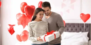 Celebrate Your Love Story: 8 Memorable Anniversary Gift Ideas