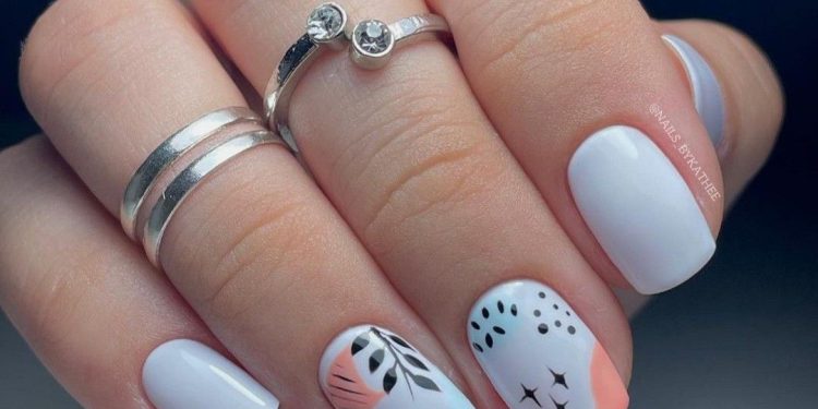 When to Hit the Nail Salon and When to Stay Home