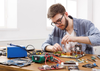 Cell Phone Repair Shop